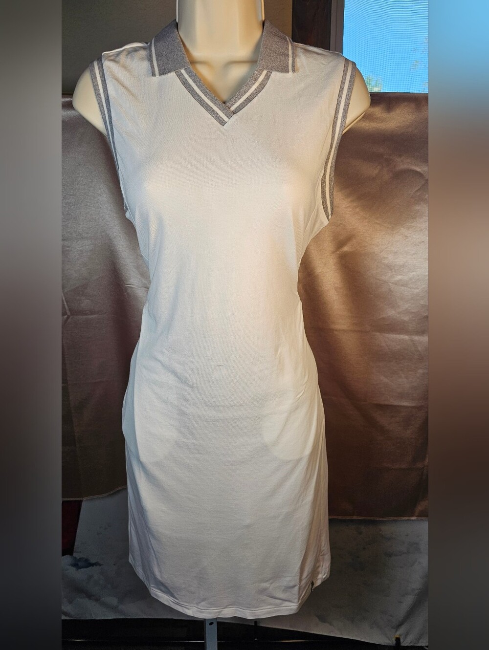 KJUS Bailey V-Neck Golf Dress with Matching Shorts Size 40 White Gray NWT